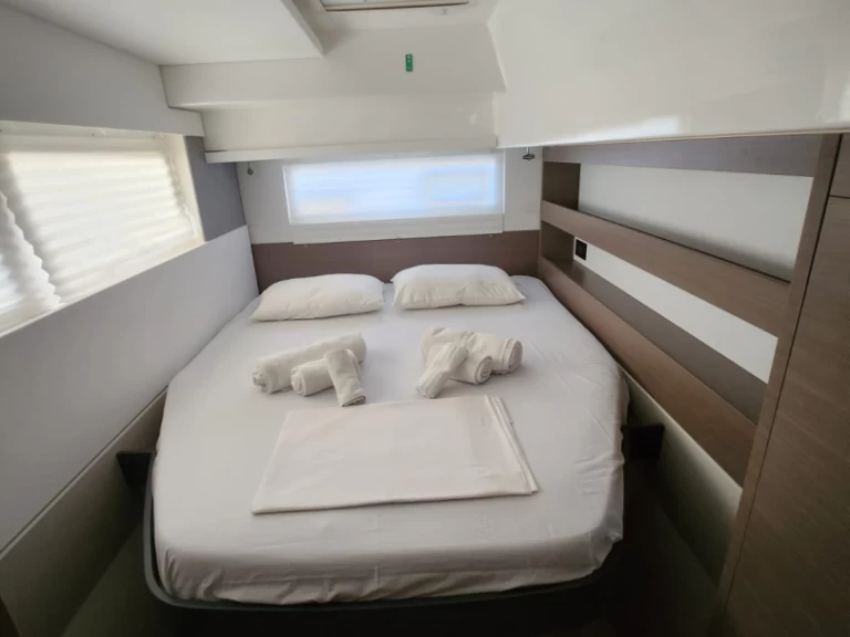 Noleggio Catamarano Leopard Catamarans / Robertson & Caine con patente nautica