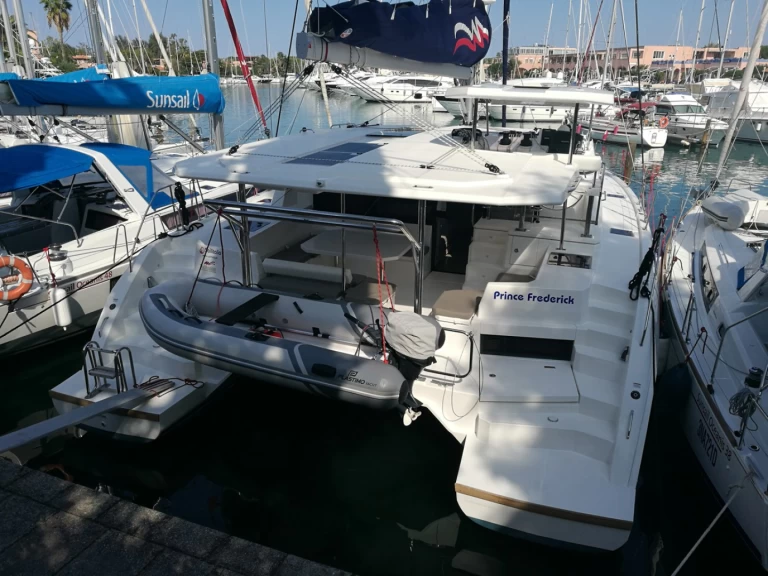 Leopard Catamarans / Robertson & Caine Leopard 45 da affittare a  Cannigione