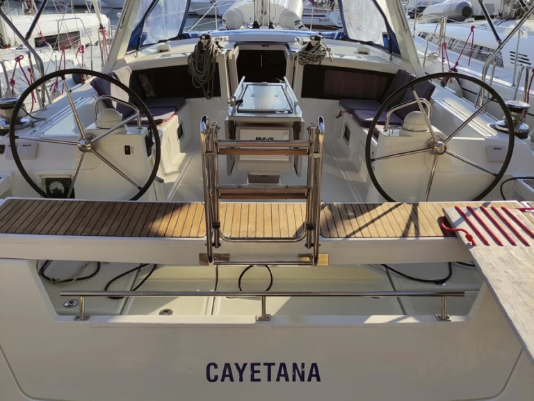 Barca a vela a noleggio a Furnari al miglior prezzo