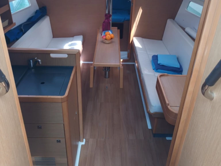 Jeanneau Sun Odyssey 319 da affittare a  Furnari
