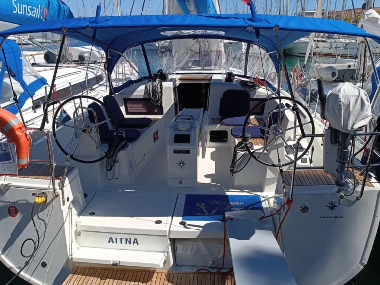 Noleggio barche Jeanneau Sun Odyssey 440 a Furnari su Samboat