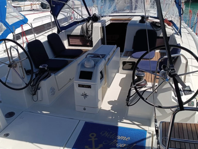 Noleggio Barca a vela con o senza skipper Jeanneau a Furnari