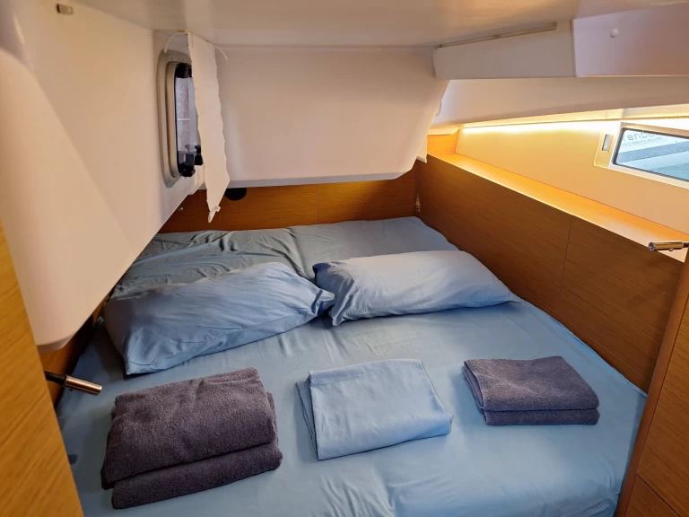 Noleggio Barca a vela con o senza skipper Jeanneau a Furnari