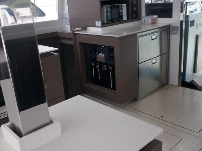 Noleggio barche Leopard Catamarans / Robertson & Caine Leopard 42 - 4 cab. a Cannigione su Samboat