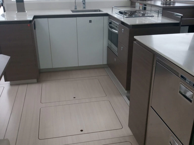 Leopard Catamarans / Robertson & Caine Leopard 42 - 4 cab. da affittare a  Cannigione