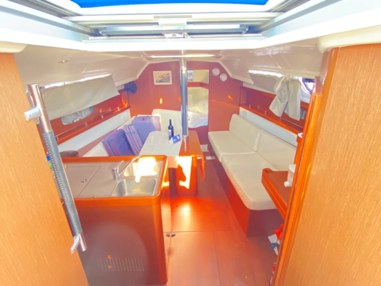 Noleggio Barca a vela Bénéteau con patente nautica