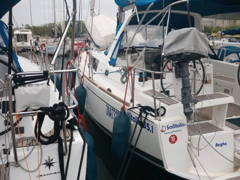 Noleggio barche Cannigione economico Oceanis 35.1