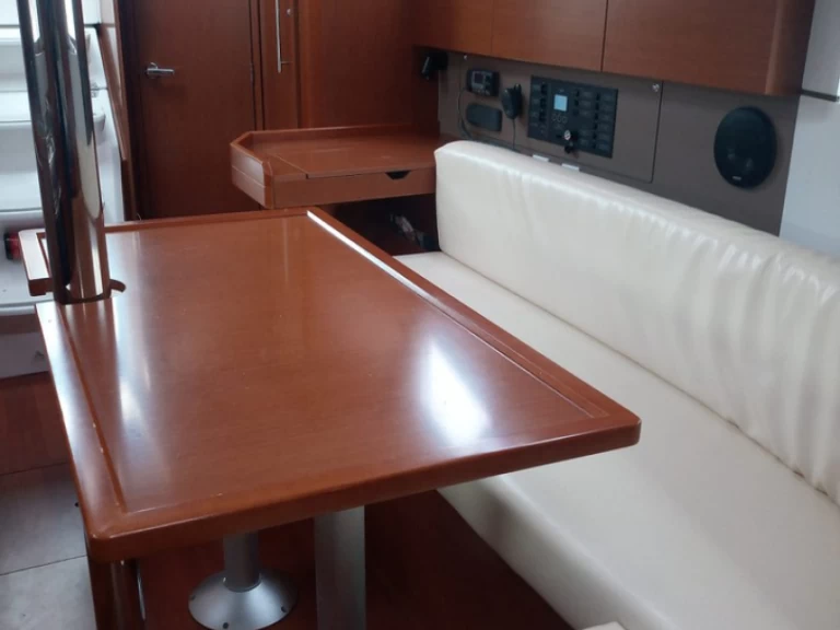 Noleggio barche Bénéteau Oceanis 35.1 a Cannigione su Samboat