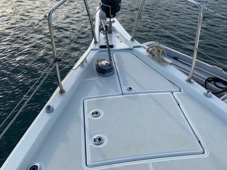 Noleggiare una Bénéteau Oceanis 46.1 a Procida