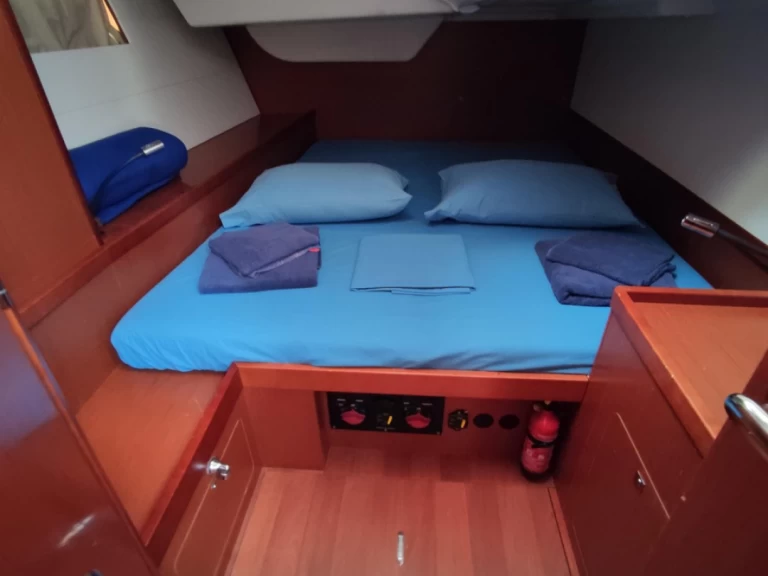 Noleggio Barca a vela Bénéteau con patente nautica