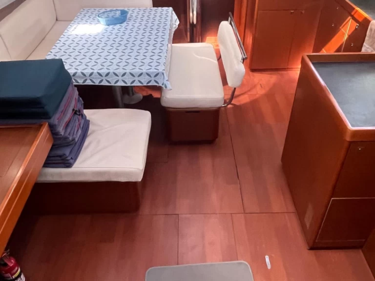 Noleggio Barca a vela Bénéteau con patente nautica