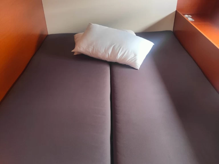 Barca a vela a noleggio a Procida al miglior prezzo