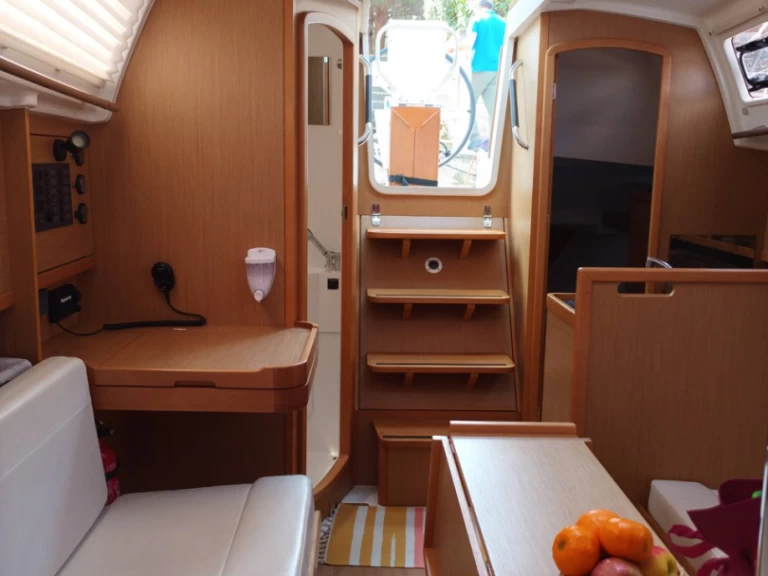 Noleggio Barca a vela con o senza skipper Jeanneau a Furnari