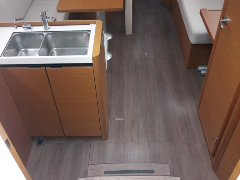 Noleggio a Procida – Jeanneau Sun Odyssey 380 su SamBoat