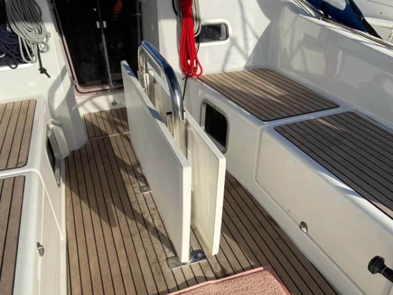 Noleggio barche Jeanneau Sun Odyssey 380 a Cannigione su Samboat
