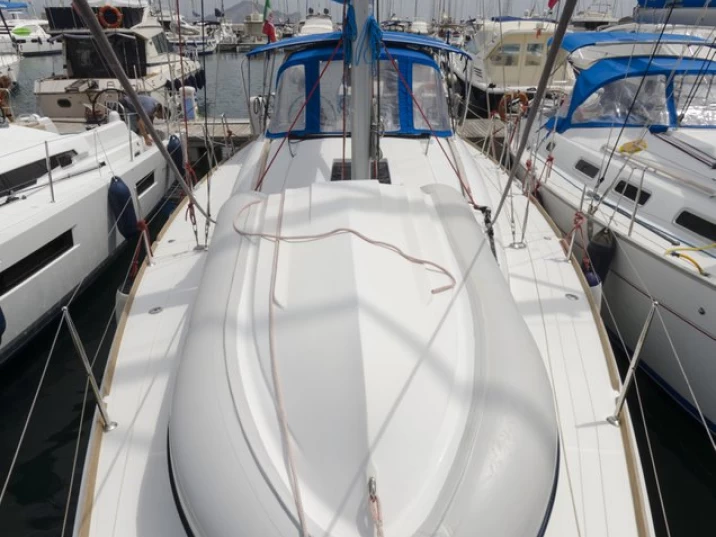 Noleggiare una Jeanneau Sun Odyssey 409 a Procida