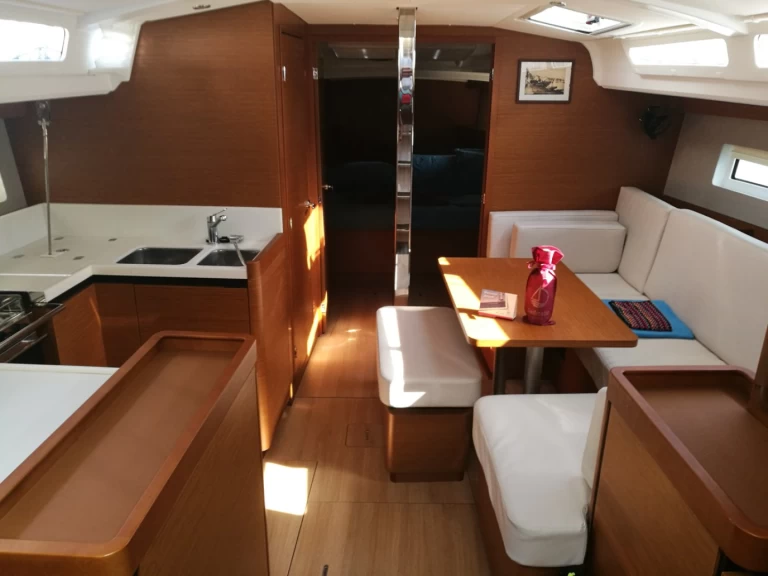 Jeanneau Sun Odyssey 440 da affittare a  Furnari