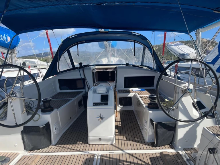 Noleggio barche Jeanneau Sun Odyssey 440 a Cannigione su Samboat