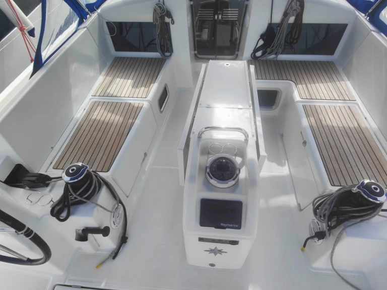 Noleggiare una Jeanneau Sun Odyssey 440 a Procida