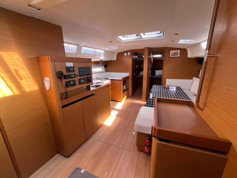 Jeanneau Sun Odyssey 490 da affittare a  Cannigione