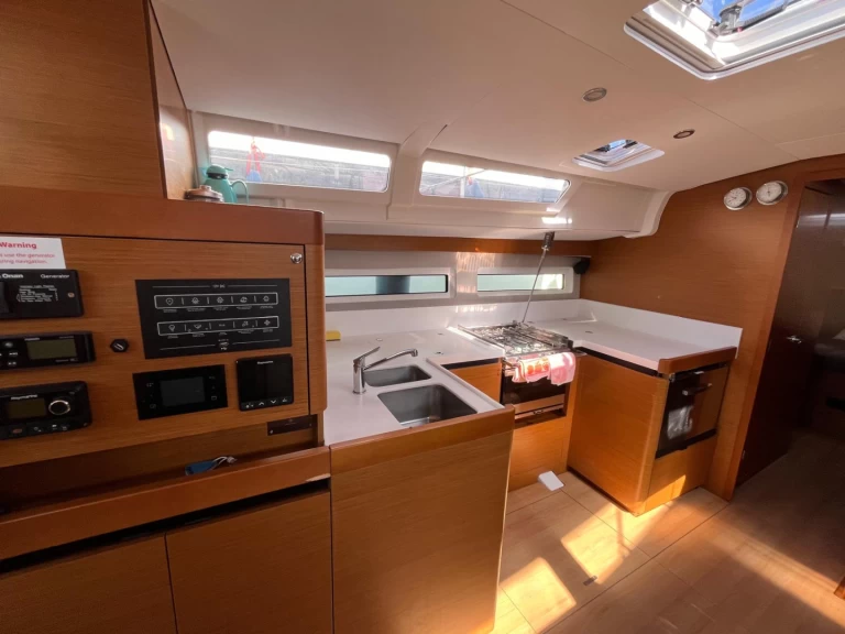 Noleggio a Cannigione – Jeanneau Sun Odyssey 490 su SamBoat