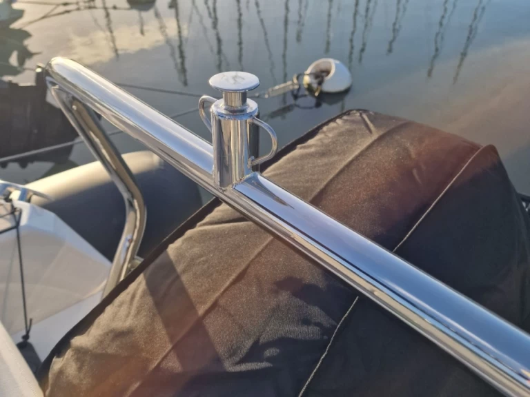 Noleggio Barca a motore con o senza skipper Zodiac a Gourbeyre