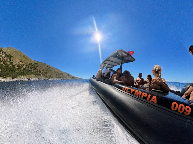 Gommone a noleggio a Valona al miglior prezzo