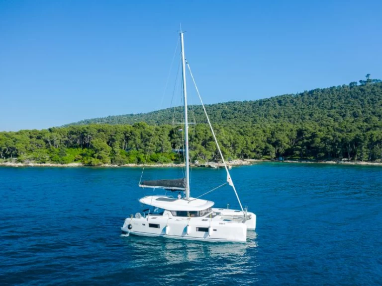 Noleggiare una Lagoon Lagoon 42 a Castelli