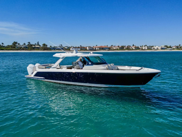 Noleggio barche Tiara 43LS a West Palm Beach su Samboat