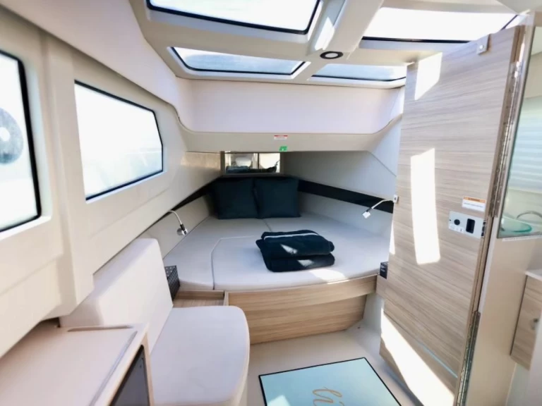 Noleggio Barca a motore con o senza skipper Axopar a West Palm Beach