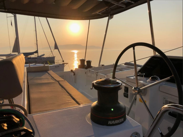 Catamarano a noleggio a Lefkáda al miglior prezzo