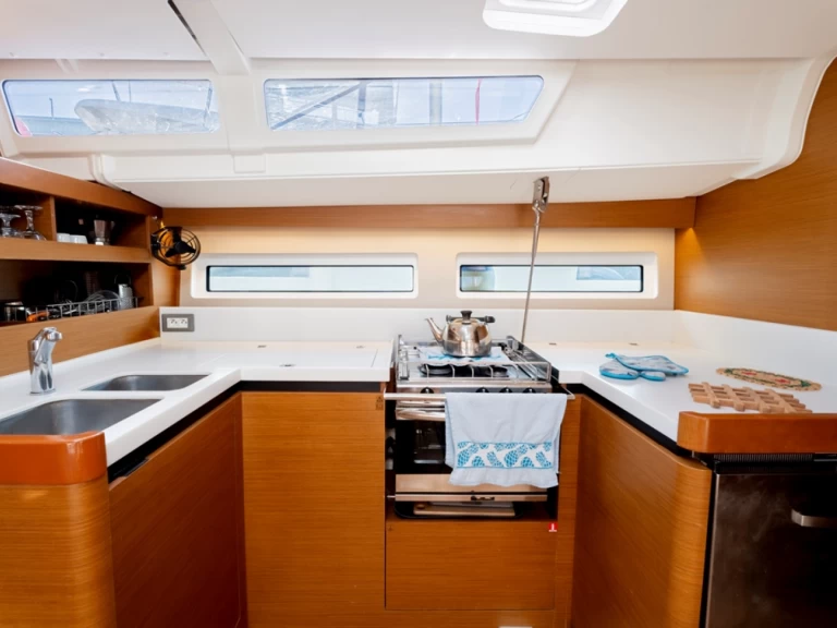 Noleggiare una Jeanneau Sun Odyssey 490 a Rodi (Citta)