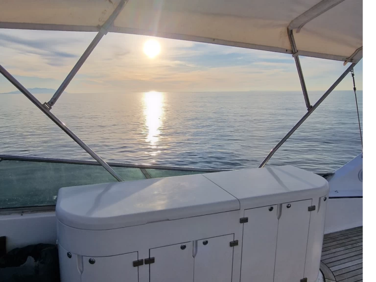 Noleggio Yacht di lusso con o senza skipper Maiora a San Vincenzo