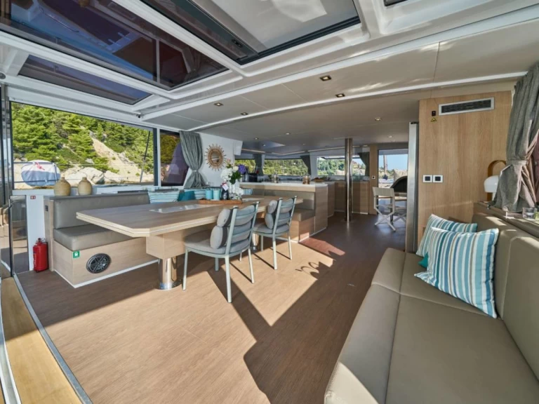 Noleggio Catamarano Bali con patente nautica