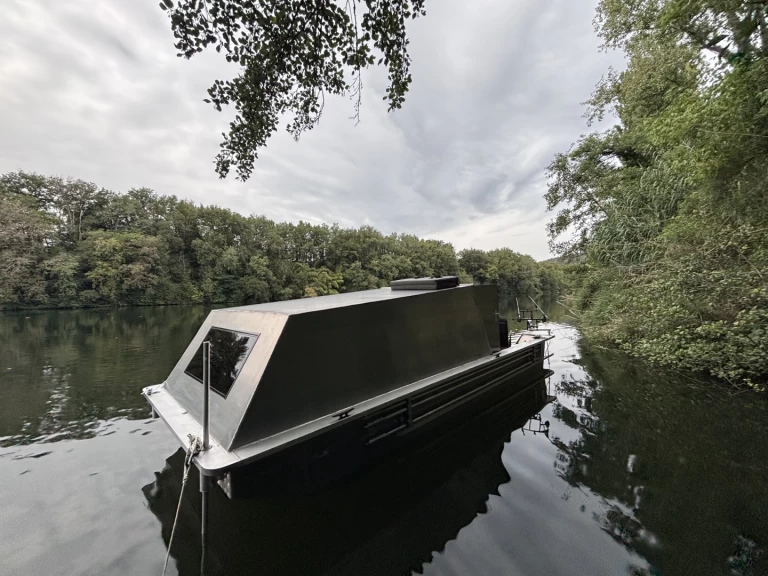 ARYNBOAT 530E da affittare a  Caix