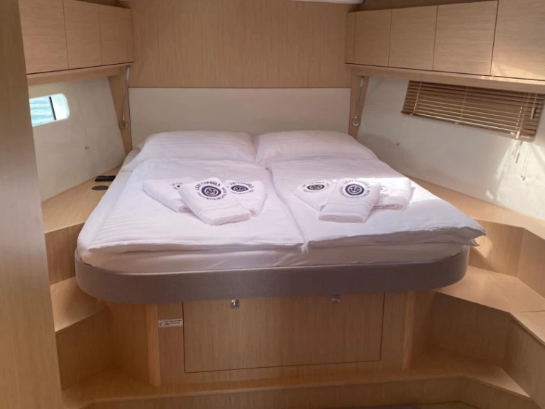 Yacht di lusso a noleggio a Trget al miglior prezzo