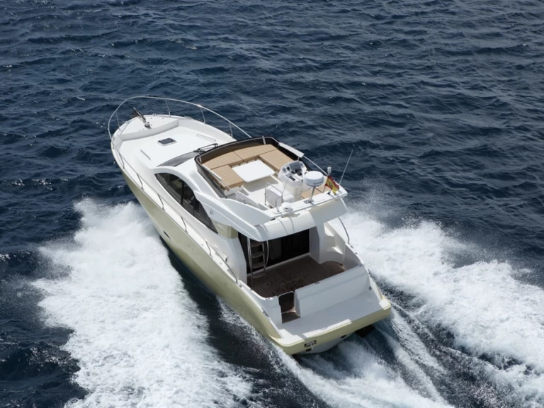 Noleggiare una Faeton F-360 Fly a Spagna