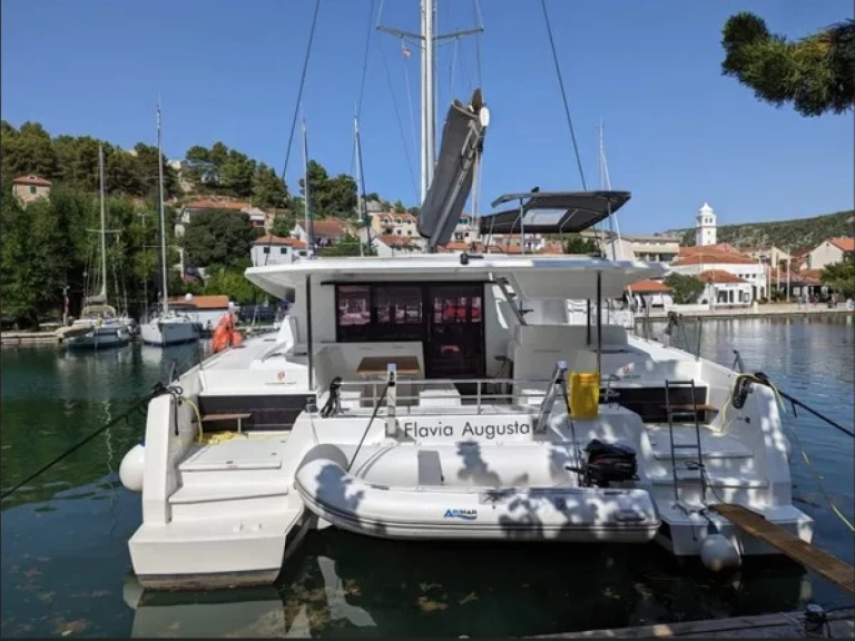 Noleggio Catamarano con o senza skipper Fountaine Pajot a Punat