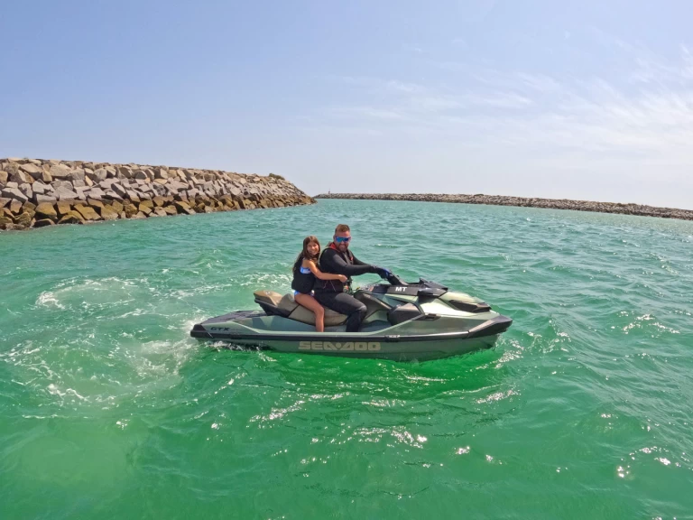 Noleggio Moto d'acqua Sea-Doo con patente nautica