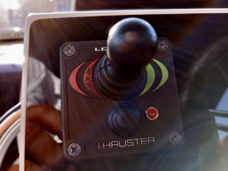 Noleggiare una Atlantic ATLANTIC 750 SUN CRUISER a Tribunj