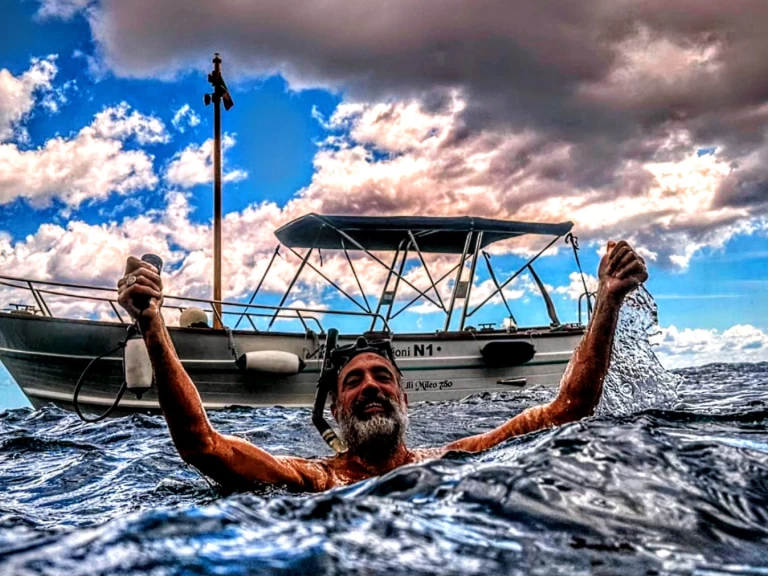 Noleggio Barca a motore Mileo con patente nautica