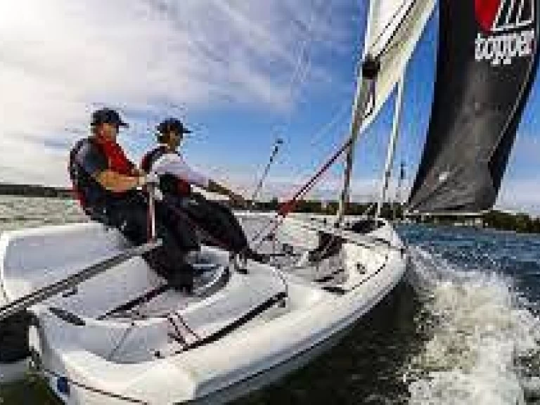 Barca a motore a noleggio a Carnac al miglior prezzo