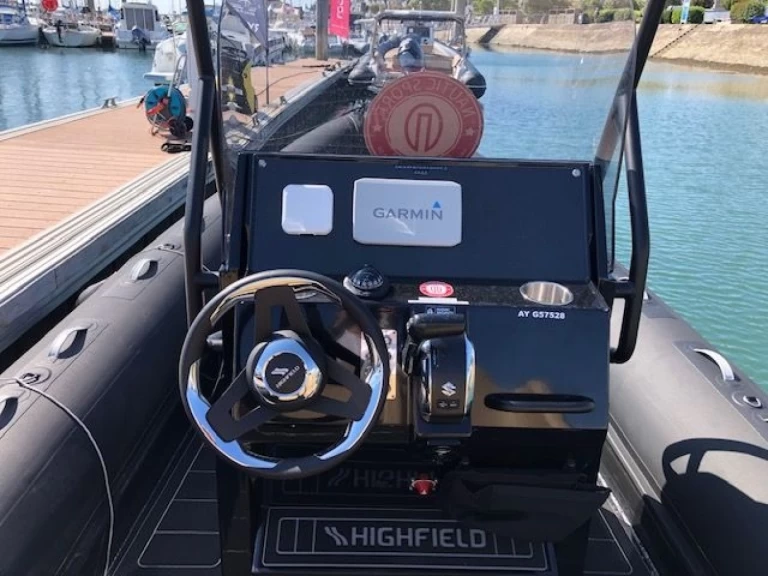 Noleggiare una Highfield HIGHFIELD 700 a La Trinité-sur-Mer