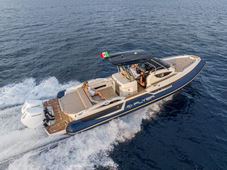 Barca a motore a noleggio a La Trinité-sur-Mer al miglior prezzo