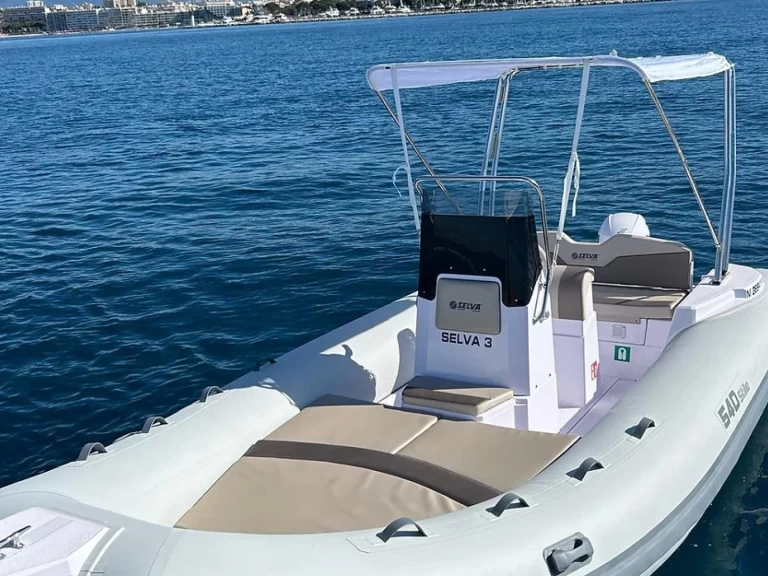 Noleggio barche Antibes economico Selva 540