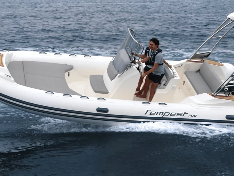 Noleggio barche Capelli Tempest 700 a Antibes su Samboat