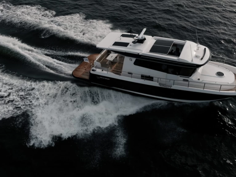 Barca a motore a noleggio a La Trinité-sur-Mer al miglior prezzo