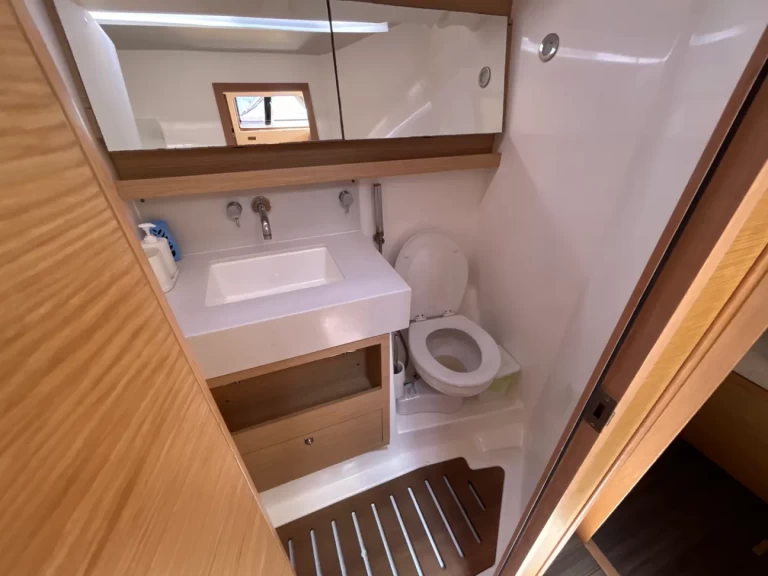 Noleggiare una Dufour Dufour 470 a Olbia