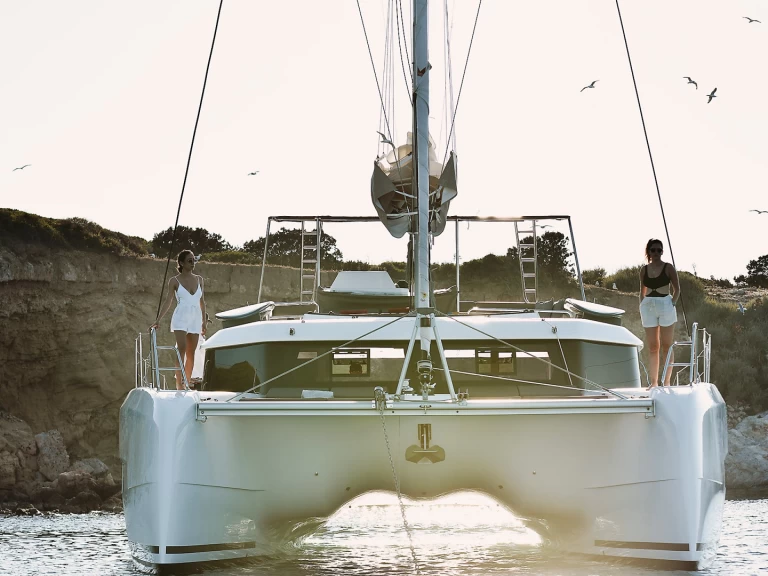 Noleggiare una Dufour Dufour Catamarans 48 Sail a Salerno