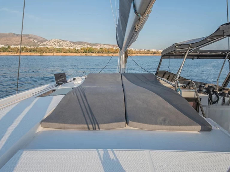 Noleggio barche Fountaine Pajot Astrea 42 a Lávrio su Samboat